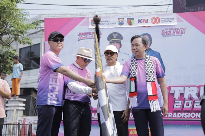 Integrating into Local Cultural Development — PT Semen Imasco Asiatic Organizes Employees to Participate in the Local Healthy Walk Event (Tajemtra) 🚶‍♂️🌿